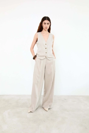 beige pin strip