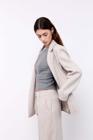  beige pin strip
