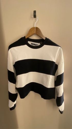 navy off white