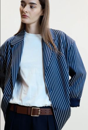navy white stri